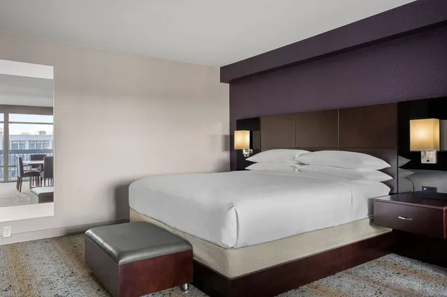 غرفة بسرير كينج، Delta Hotels by Marriott Somerset 3/7