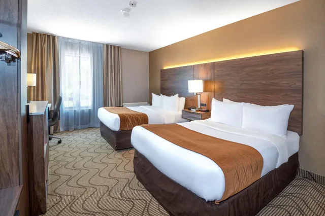 Room, 2 Double Beds, High Floor, Comfort Inn North Bay 3/7