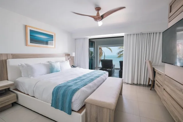 2 Bedrooms, Suite, King and Twin Beds, Ocean Front, Kitchen، Hodges Bay Resort & Spa, an HQ Luxury Resort & Residences 2/4