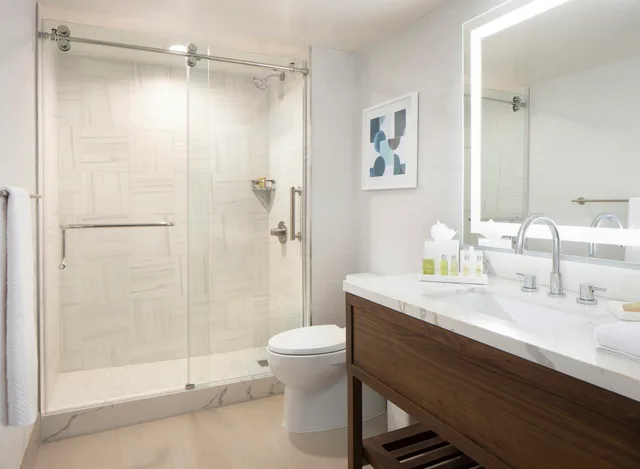 جناح بسريرين كوين بإطلالة على المدينة، Hilton Santa Monica Hotel Suites 2/5