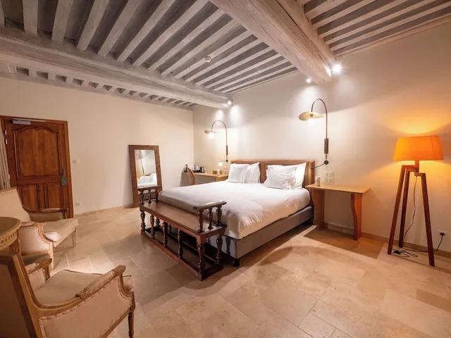 غرفة جونيور بسرير كوين، Hotel Des Remparts 2/5
