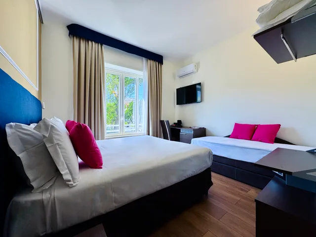 غرفة قياسية ثلاثية، Hotel La Pergola Sorrento 1/6