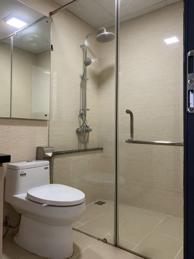 Basic, Studio, Queen Bed, Hanna Hotel And Massage 1/2