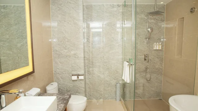 جناح بسرير كينج بإطلالة على البحيرة بغرفة نوم واحدة، HOLIDAY INN KUNSHAN HUAQIAO 2/3