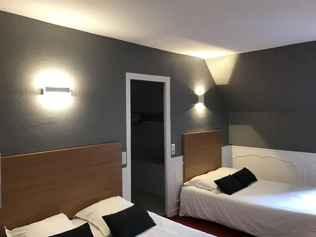 غرفة ثلاثية بسرير مزدوج وسرير فردي، Citotel Le Chapon Fin 6/10