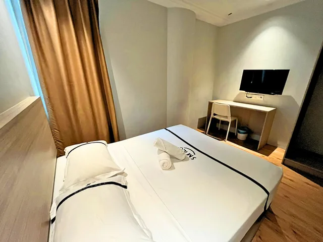 غرفة بسرير مزدوج، Sky Hotel Chow Kit PWTC 1/3