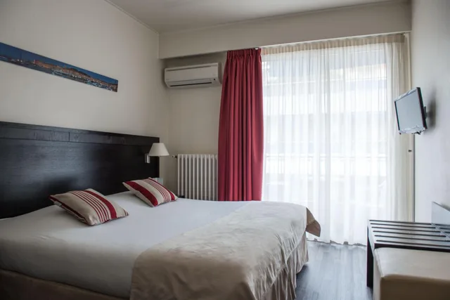 غرفة بسرير مزدوج بشرفة، Exclusive Hotel Comte De Nice 7/10