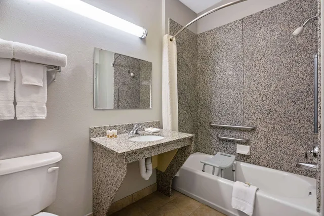 غرفة بسريرين كوين، La Quinta Inn & Suites by Wyndham-Brookshire-West Katy 4/4