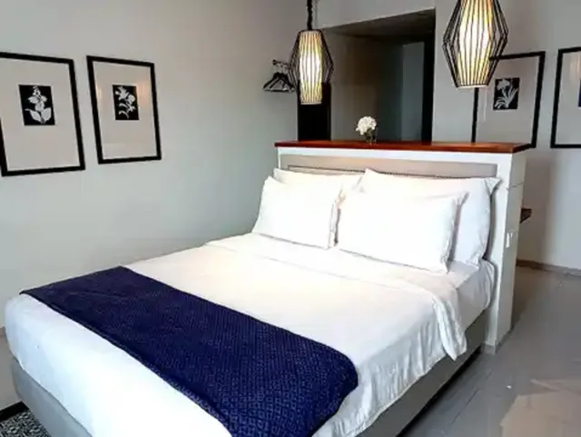غرفة غراند ديلوكس بسرير كوين، Kyriad Hotel M Sorong 1/1