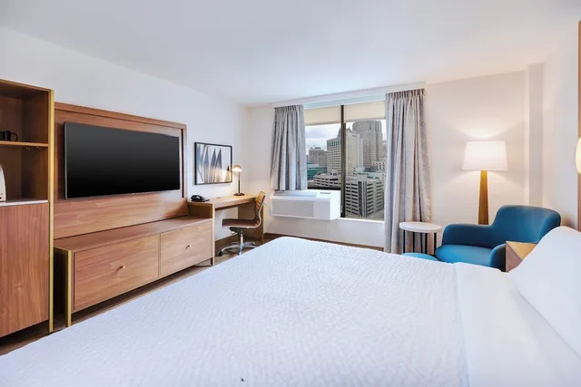 غرفة قياسية بسرير كينج، Hotel Indigo Detroit Downtown 1/10