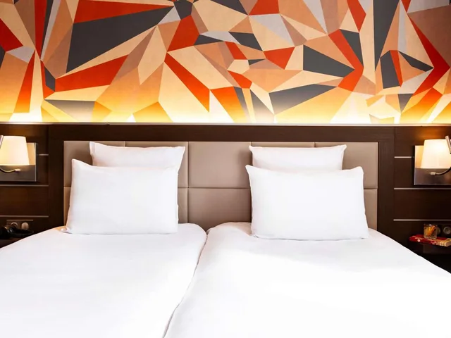 غرفة قياسية بسريرين منفصلين، Hotel Mercure Omaha Beach 6/10