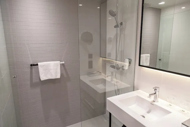 غرفة قياسية بسرير كوين مع أريكة، Holiday Inn Helsinki Expo Ex Holiday Inn Helsinki Exhibition Convention Centre 8/10