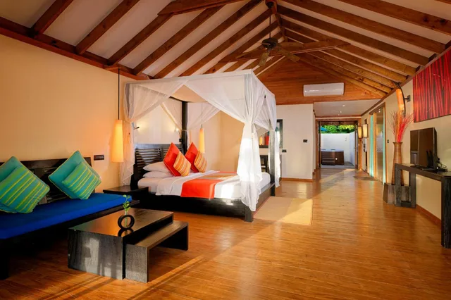 Premium Beach Villa with Whirlpool، Canareef Resort Maldives 5/9