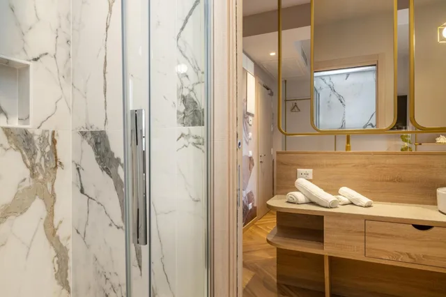 Deluxe, Double Bed, Lateral Side Sea View، Salus Smart & Chic Hotel 9/10