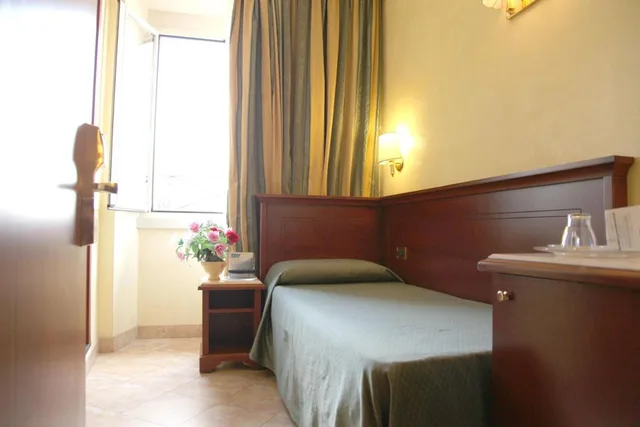 Room, Single, Hotel Sonya 15/20