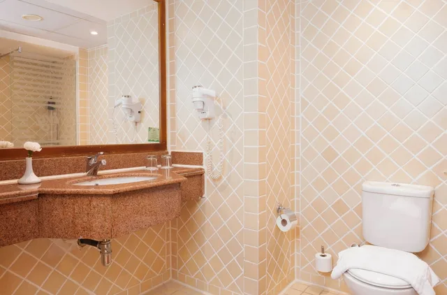 Standard, Twin Beds, Pool View, Ivy Cyrene Island Aqua Park Resort 3/4