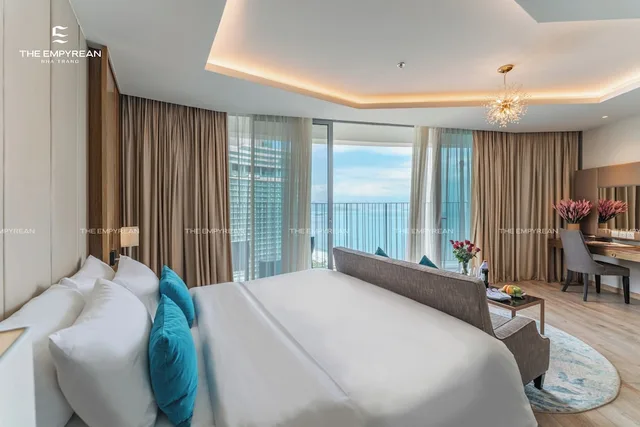غرفة تنفيذية بسرير كينج بإطلالة على البحر، The Empyrean Nha Trang 2/6