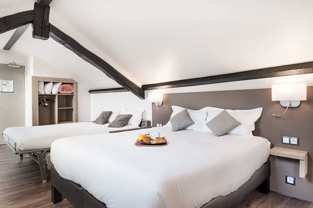 جناح مزدوج، Hotel Courcelles Mederic 1/3