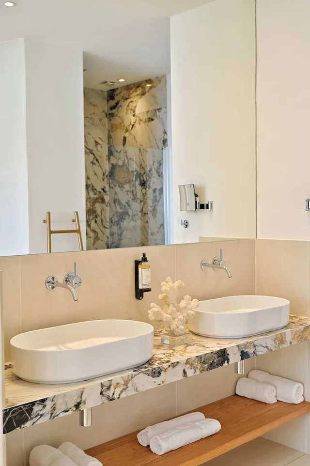 جناح سيغنتشر بسرير كينج بإطلالة على البحر بمسبح خاص، Hotel Cala Di Greco 4/4