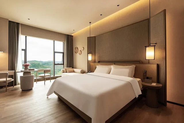 Superior, King Bed, Mountain View, Wyndham Garden Gaozhou 1/1