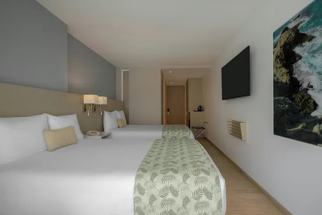 Room, 2 Double Beds, Mercure Santa Marta Emile 2/6