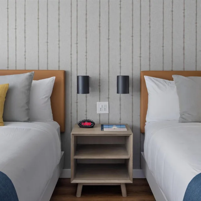 غرفة سوبيريور بسريرين كوين، Sea Harbor Hotel 4/9