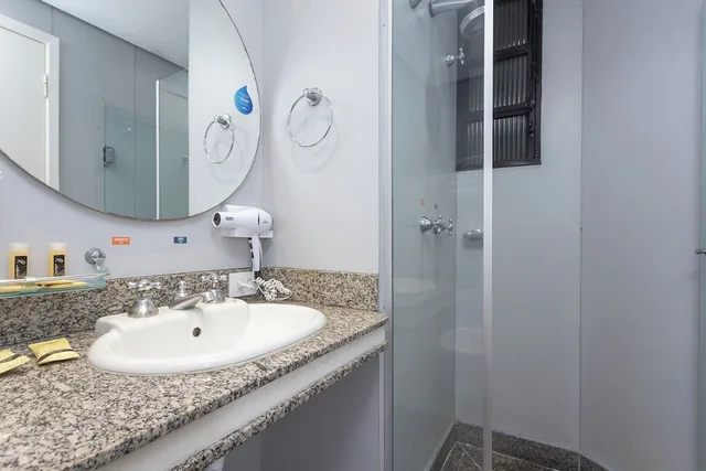 Executive, Double Bed, The Roochelle Hotel 6/8