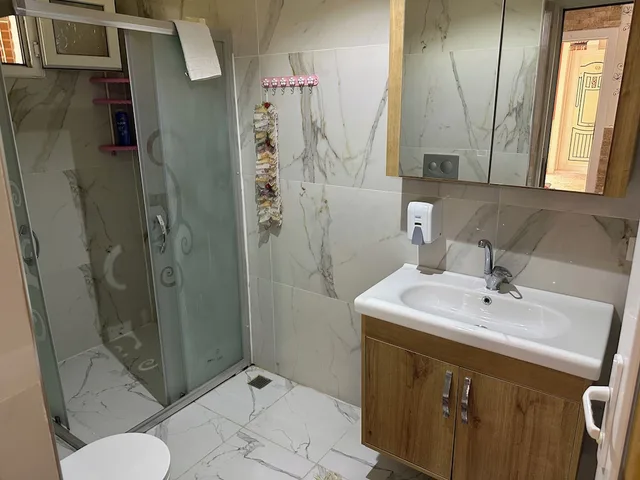 غرفة ديلوكس رباعية بسرير كينج وسرير بطابقين، Sinter Terasse House Hotel 3/6
