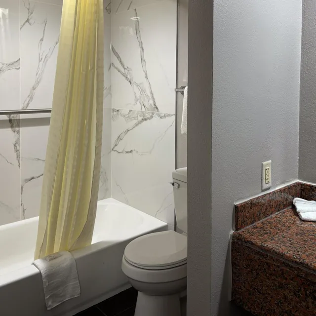 غرفة ديلوكس بسرير مزدوج للمدخنين، Studio6 Tallahassee, FL – North Monroe 7/7