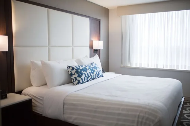 Preferred, Suite, King Bed, Sofa، The Park Hotel London 5/10