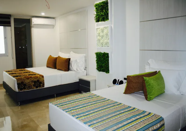 غرفة ثلاثية بسرير مزدوج وسرير فردي، Hotel Madeiro 4/10