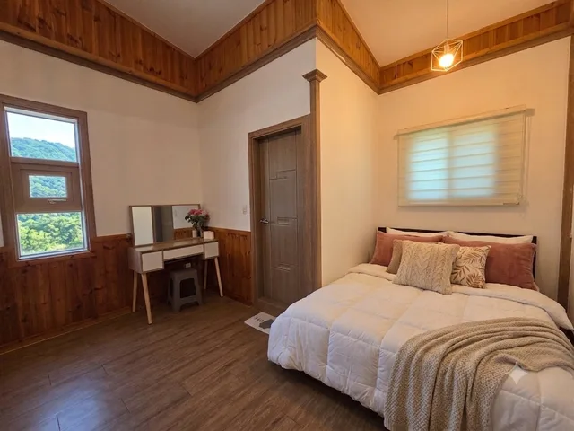 Pool, Villa, House، Gyeongju Feelhouse Pension 1/2