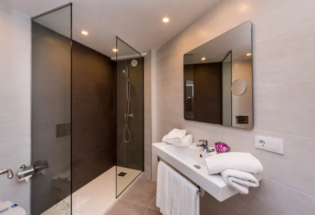 2 Bedrooms, Suite, Apartment, Twin Beds, Balcony، Floramar 9/10