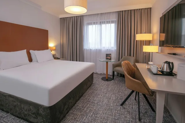 غرفة سوبيريور بسرير كينج، Glasgow Westerwood Hotel, Spa & Golf Resort 1/3