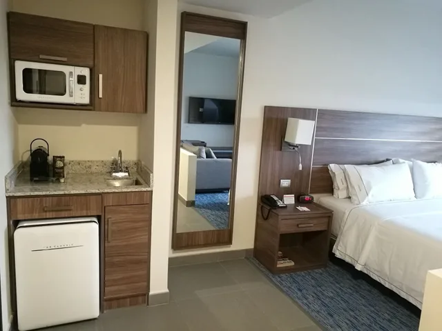 جناح بسريرين كوين، Holiday Inn Express And Suites Ciudad Obregon 7/10