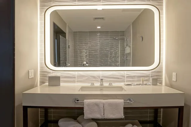 غرفة قياسية بسرير كينج لذوي الإعاقة، Marriott Fort Lauderdale Airport 8/9