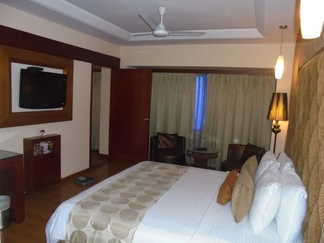 جناح استوديو بسرير كينج، Lords Plaza Ankaleshwar 1/2