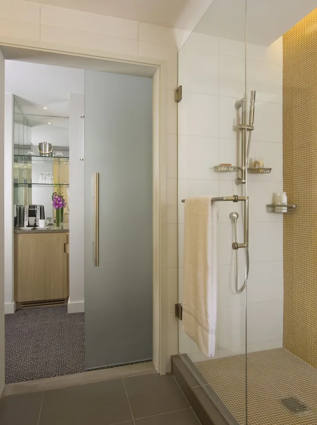 جناح جونيور بسرير كينج مع أريكة، Hotel Breakwater South Beach 5/6