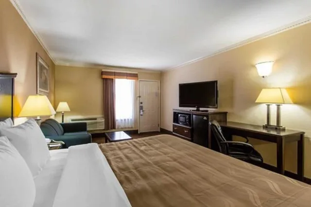 غرفة قياسية بسرير كينج، Quality Inn Ozona I-10 3/7