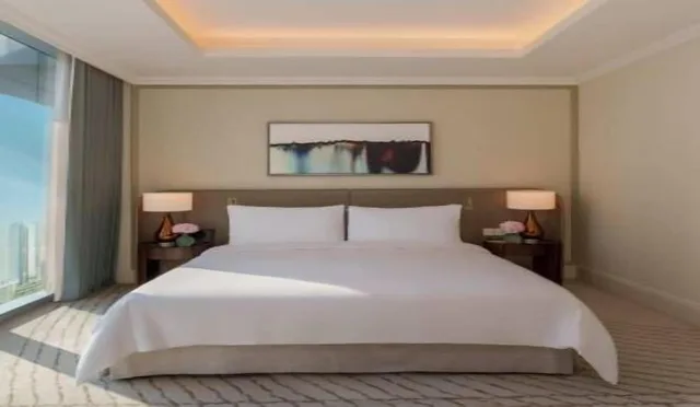 غرفة كلاسيكية بسرير كينج، Address Dubai Mall 1/8
