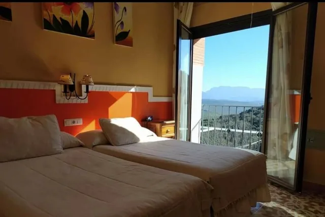 غرفة بسريرين منفصلين بحمام خاص، Hotel Sierra de Araceli Lucena 1/10