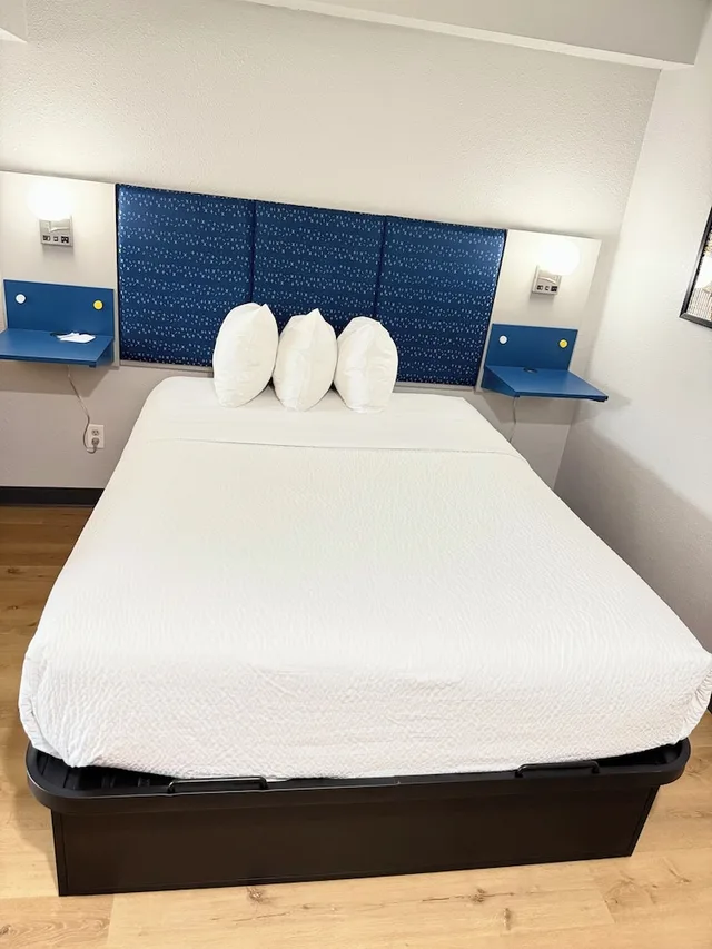 غرفة بسرير كوين، Microtel Inn Suites By Wyndham Sioux Falls 5/10