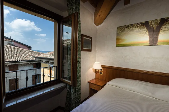 Room, Double Bed, Partial Lake View، Corte Regina 1/4
