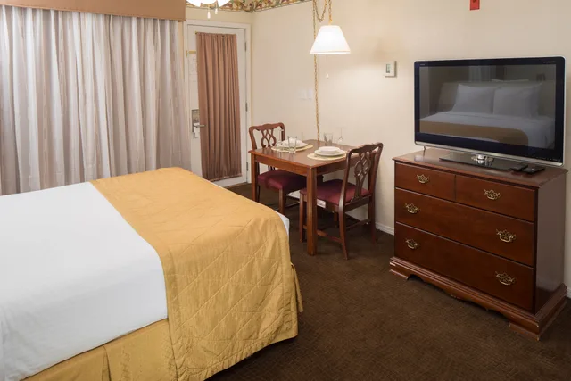 جناح بغرفتي نوم، The Suites At Fall Creek 4/6