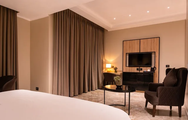 غرفة بريميوم بسرير مزدوج، Alpine Hotel and Villas 3/6