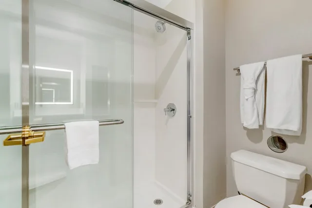 غرفة قياسية بسرير كينج لذوي الإعاقة، Holiday Inn Express Fallon 3/3