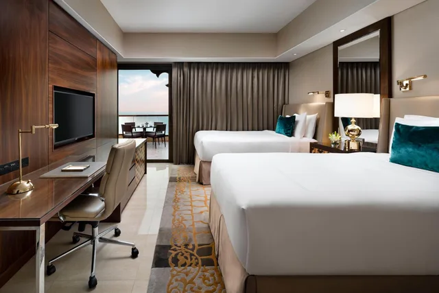 غرفة سيغنتشر بسرير فردي بإطلالة على البحر، Fairmont Ajman 3/5