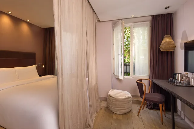 Emotion, Hidden Hotel 4/4