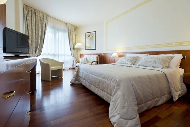 غرفة بشرفة مفردة بسرير كوين، Savoy Beach Hotel & Thermal Spa 1/5