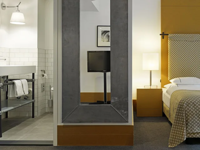 Atrium, S Loft, King Bed، Gastwerk Hotel Hamburg 7/8